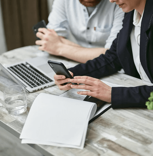 Fortis Fundrelix support team illustration